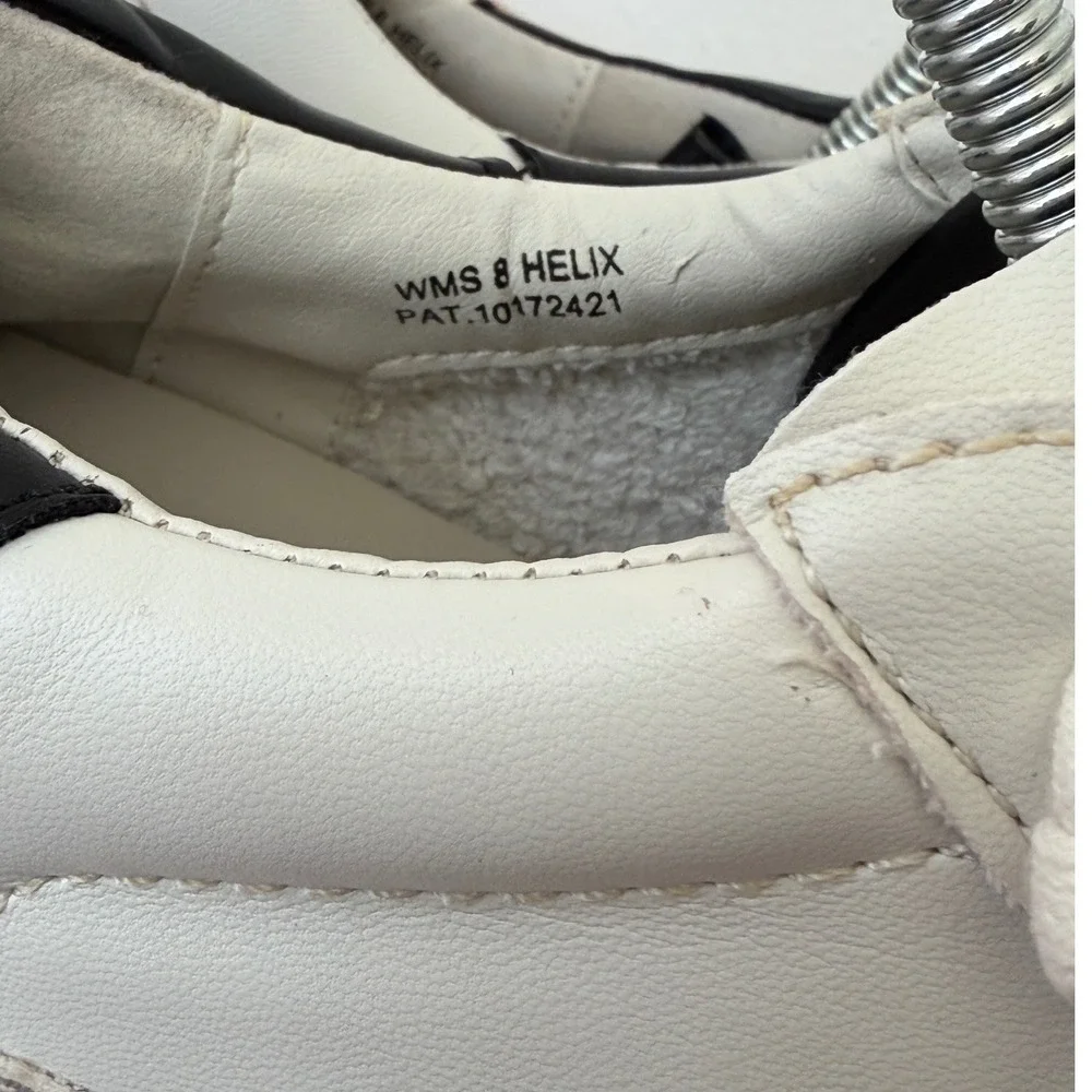 DV Dolce Vita Helix Sneakers Womens 8 Off White Black Metallic Silver Low Top